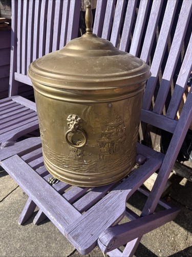 Coal log bin - /,